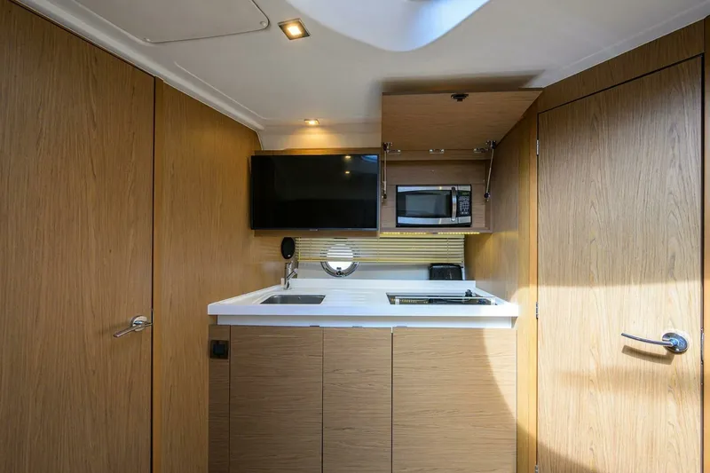 Slide: The Image of Beneteau 38 GT - Cabin 2015 Beneteau 38 GT - 7680216