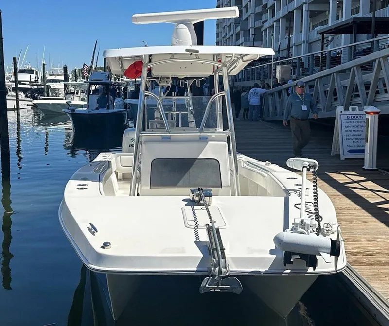 Slide: The Image of Twin Vee 26 CC GF 2017 - 5157460