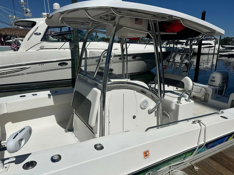 Slide: The Image of Twin Vee 26 CC GF 2017 - 5157462