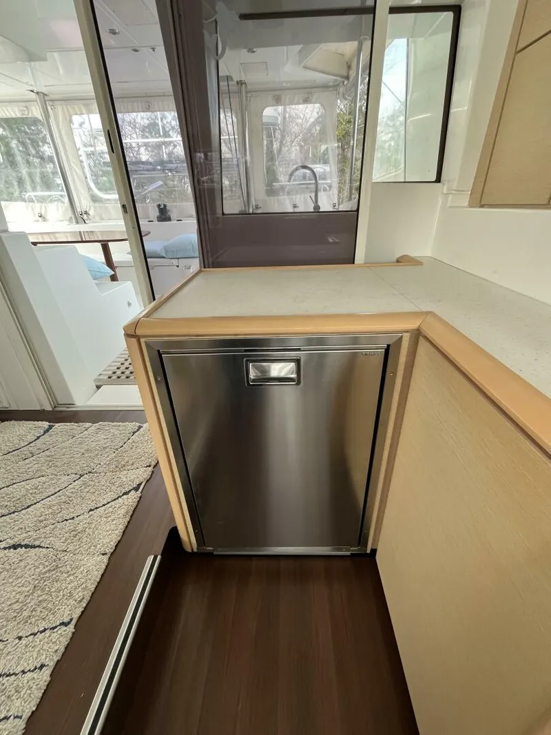 Slide: The Image of Lagoon 500 2010 - 5161616