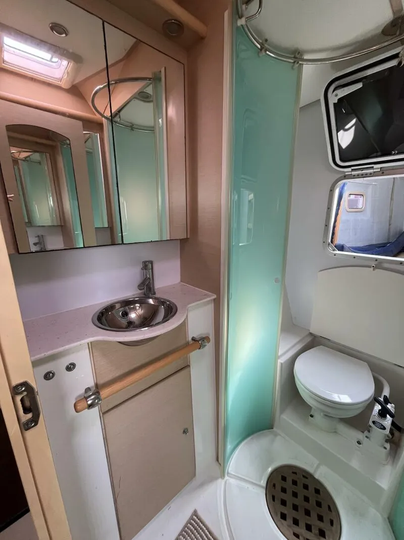 Slide: The Image of Lagoon 500 2010 - 5161640