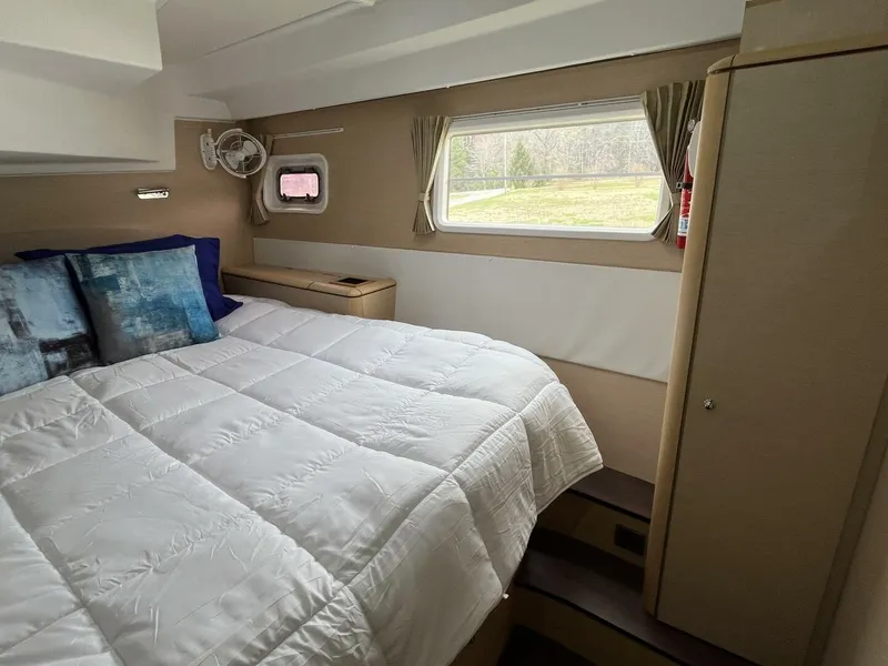 Slide: The Image of Lagoon 500 2010 - 5161820