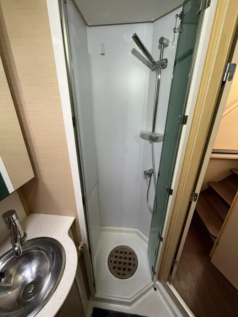 Slide: The Image of Lagoon 500 2010 - 5161824