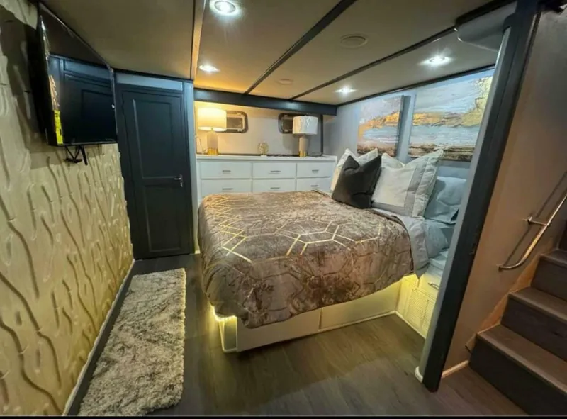 Slide: The Image of Hatteras 63 1987 - 5160073