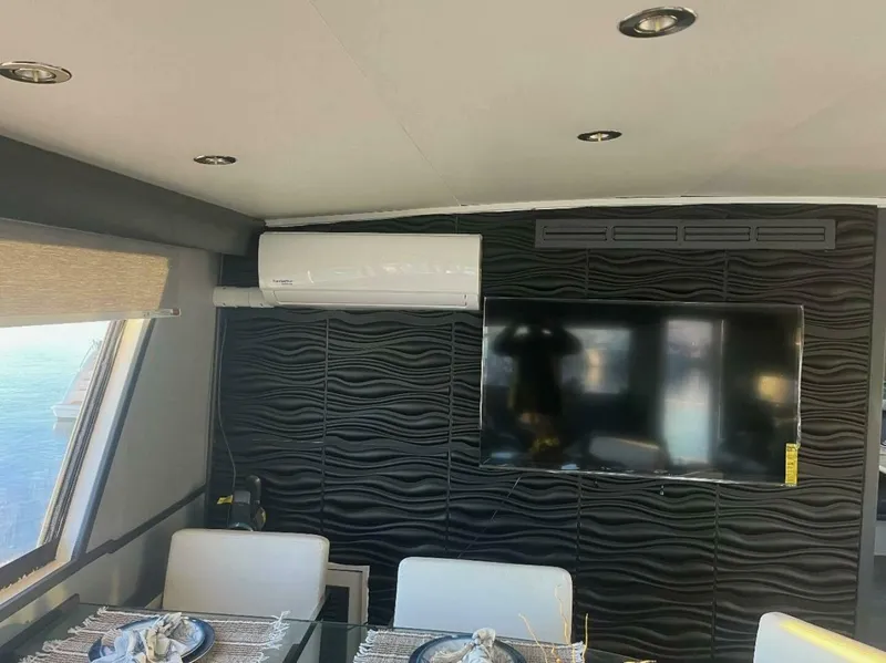 Slide: The Image of Hatteras 63 1987 - 5160077