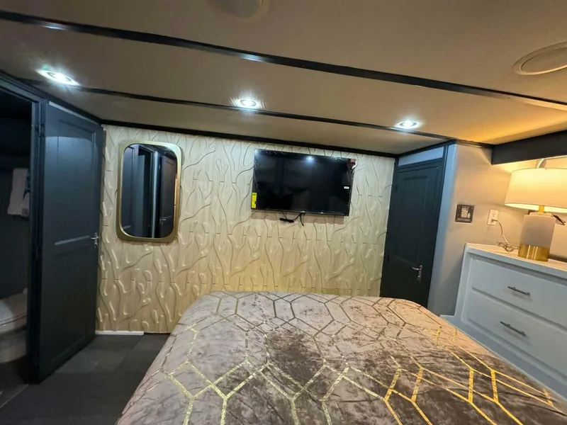 Slide: The Image of Hatteras 63 1987 - 5160079