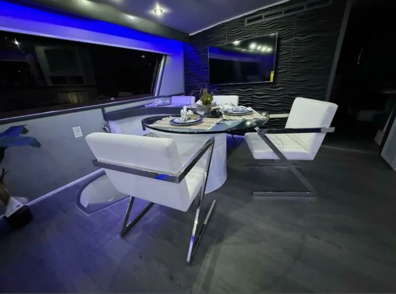 Slide: The Image of Hatteras 63 1987 - 5160095