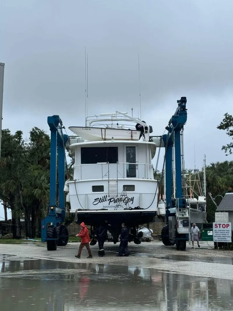 Slide: The Image of Hatteras 63 1987 - 5160076