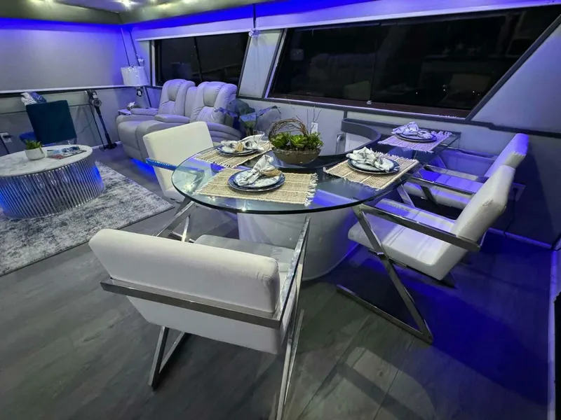 Slide: The Image of Hatteras 63 1987 - 5160100