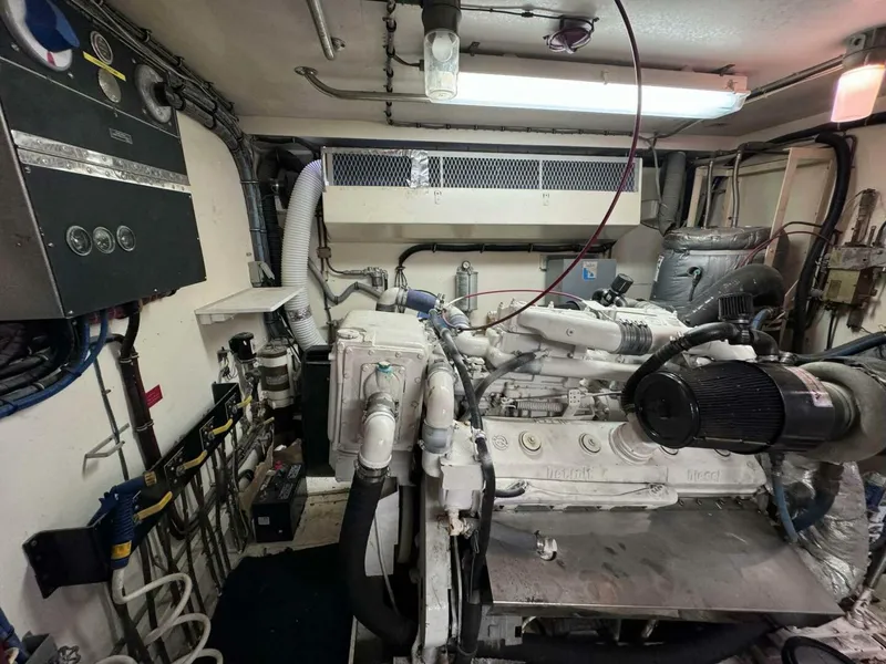 Slide: The Image of Hatteras 63 1987 - 5160106