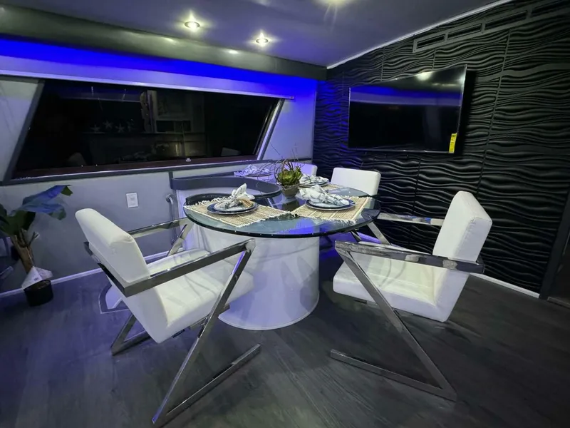 Slide: The Image of Hatteras 63 1987 - 5160111