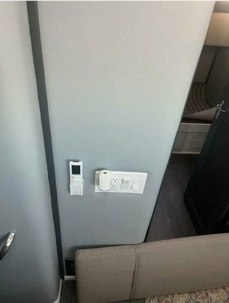 Slide: The Image of Hatteras 63 1987 - 5160117