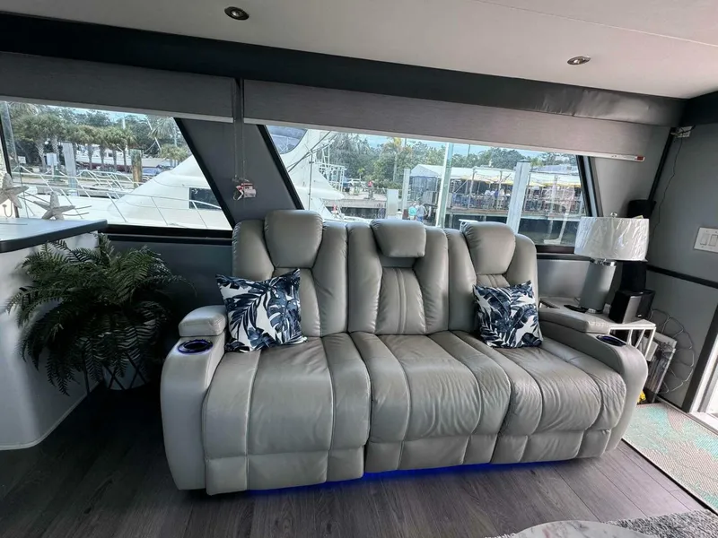 Slide: The Image of Hatteras 63 1987 - 5160119