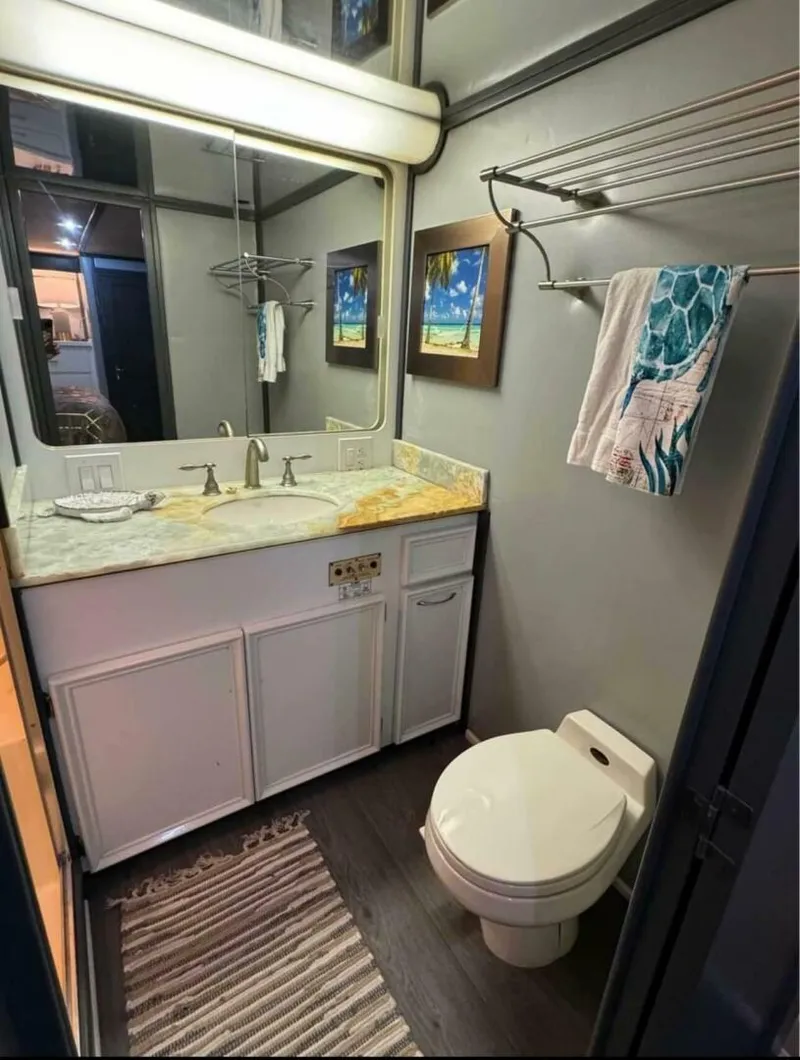 Slide: The Image of Hatteras 63 1987 - 5160120