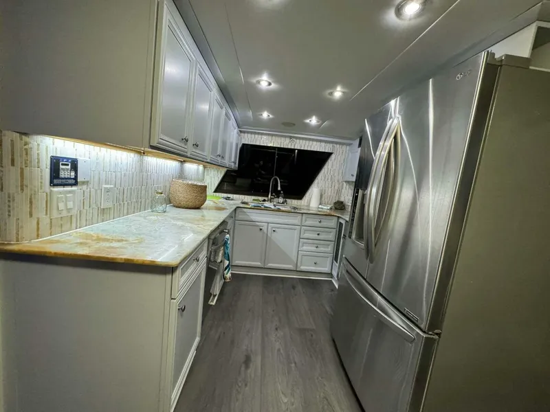 Slide: The Image of Hatteras 63 1987 - 5160122