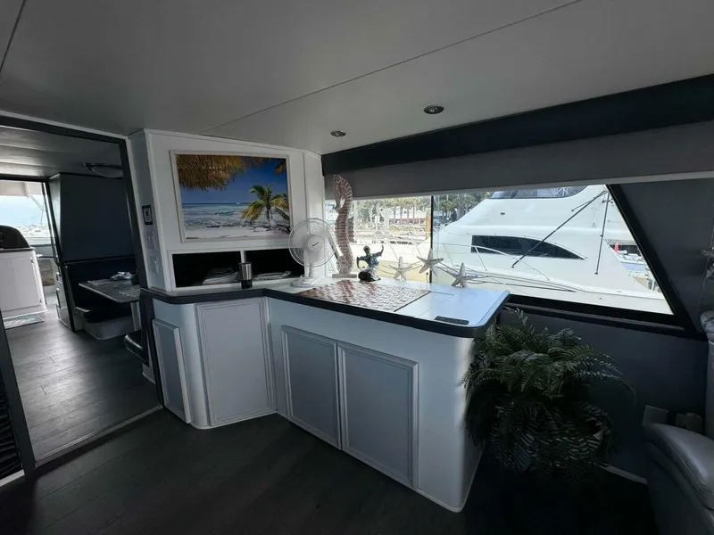 Slide: The Image of Hatteras 63 1987 - 5160125