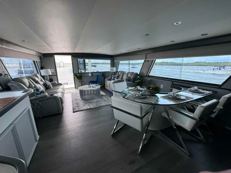 Slide: The Image of Hatteras 63 1987 - 5160230