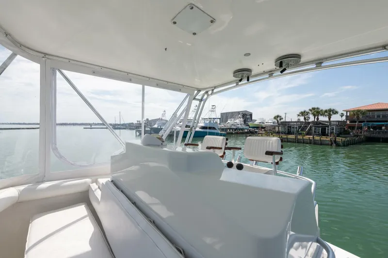 Slide: The Image of 2000 Cabo 35 16 - 5159119