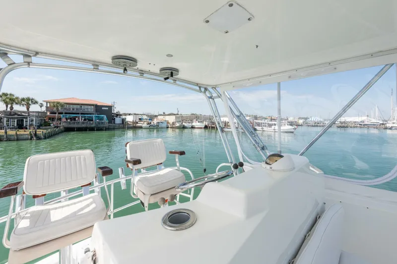 Slide: The Image of 2000 Cabo 35 17 - 5159122