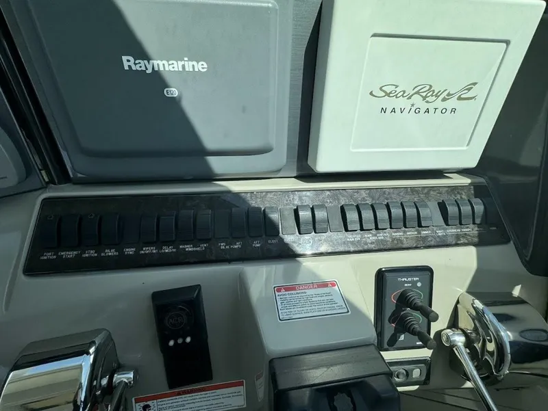 Slide: The Image of Sea Ray 40 Motoryacht 2006 - 5159168