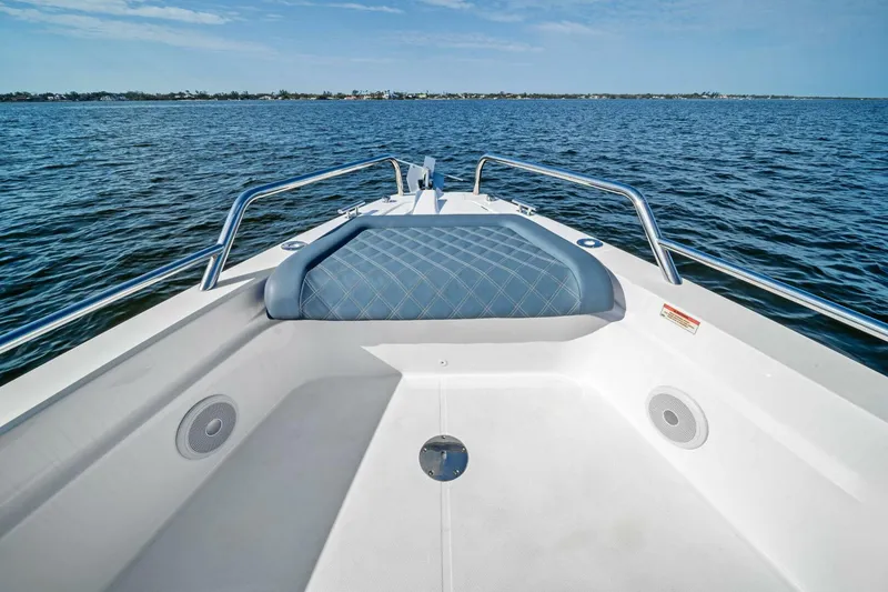 Slide: The Image of 2022 37 Axopar Cross Cabin - 5160289