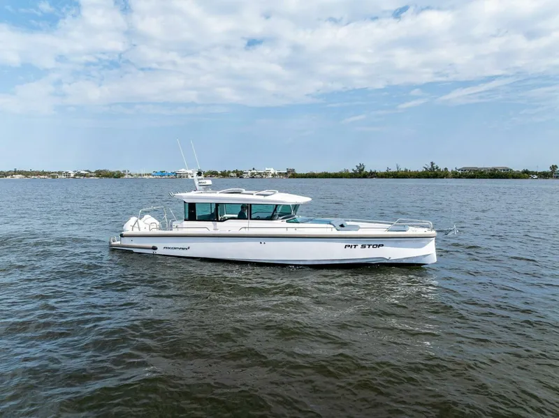 Slide: The Image of 2022 37 Axopar Cross Cabin - 5160327