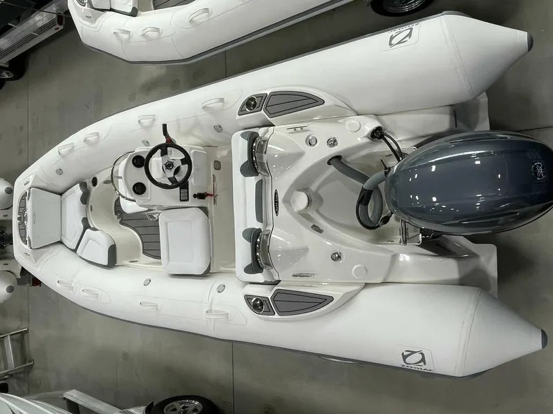 Slide: The Image of Zodiac Yachtline 490 Deluxe NEO 2025 - 5160033