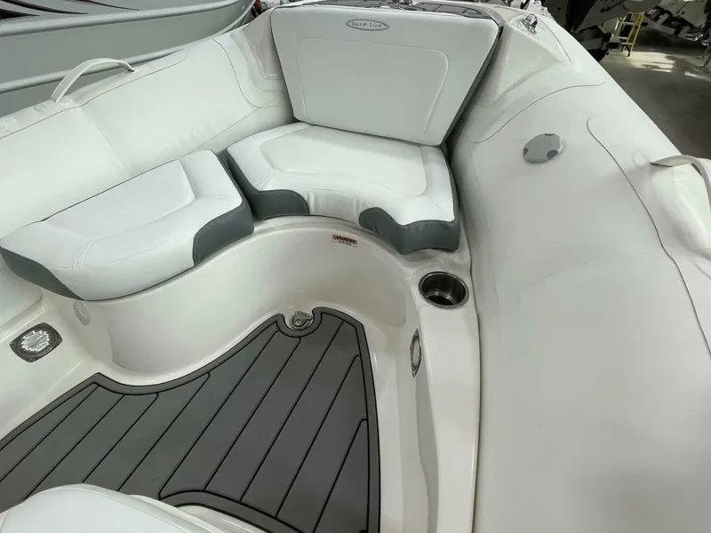 Slide: The Image of Zodiac Yachtline 490 Deluxe NEO 2025 - 5160027