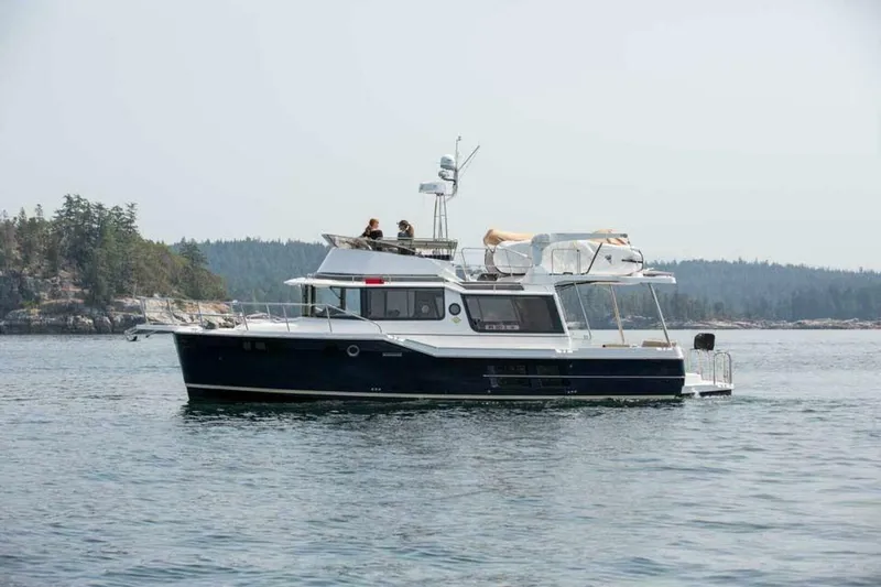 Slide: The Image of Ranger Tug R-43 Command Bridge 2027 - 5160212