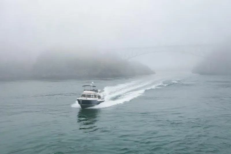 Slide: The Image of Ranger Tug R-43 Command Bridge 2027 - 5160201