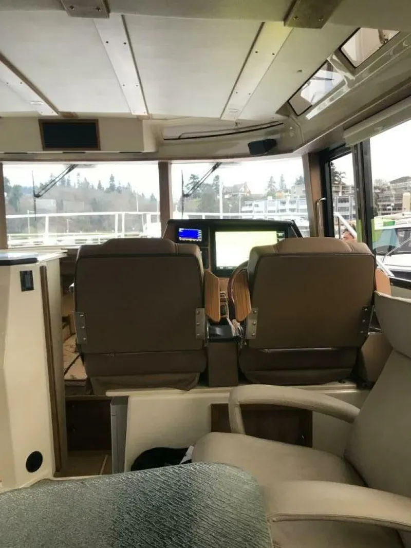 Slide: The Image of Ranger Tug R-43 Sedan 2027 - 5160572