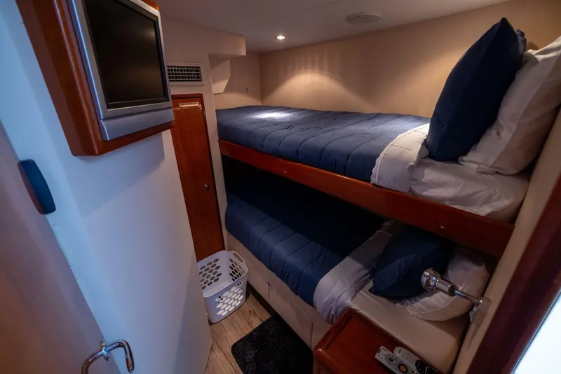 Slide: The Image of Hatteras 80 - 5160774