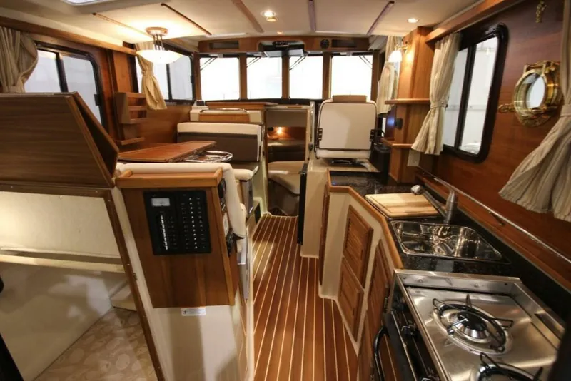 Slide: The Image of Ranger Tug R-31 Sedan Luxury Edition 2026 - 5160740