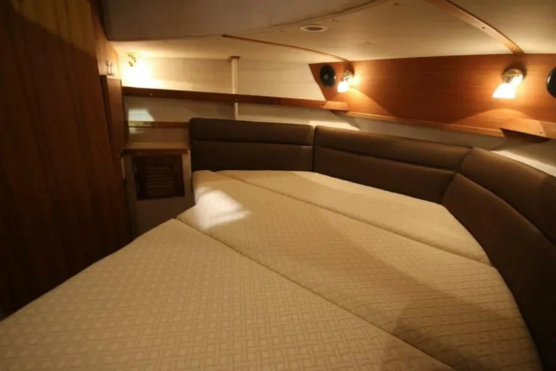 Slide: The Image of Ranger Tug R-31 Sedan Luxury Edition 2026 - 5160755