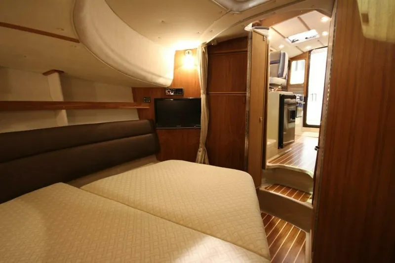 Slide: The Image of Ranger Tug R-31 Sedan Luxury Edition 2026 - 5160757