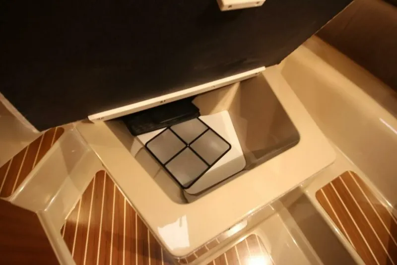 Slide: The Image of Ranger Tug R-31 Sedan Luxury Edition 2026 - 5160759