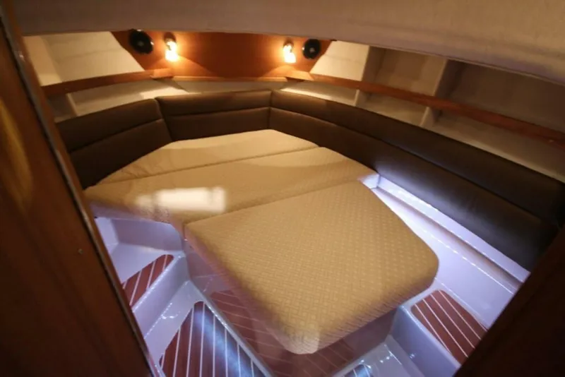 Slide: The Image of Ranger Tug R-31 Sedan Luxury Edition 2026 - 5160760