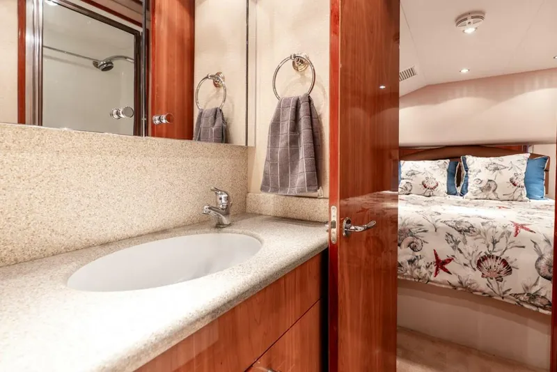 Slide: The Image of Hatteras 50 Convertible 2005 - 5273508