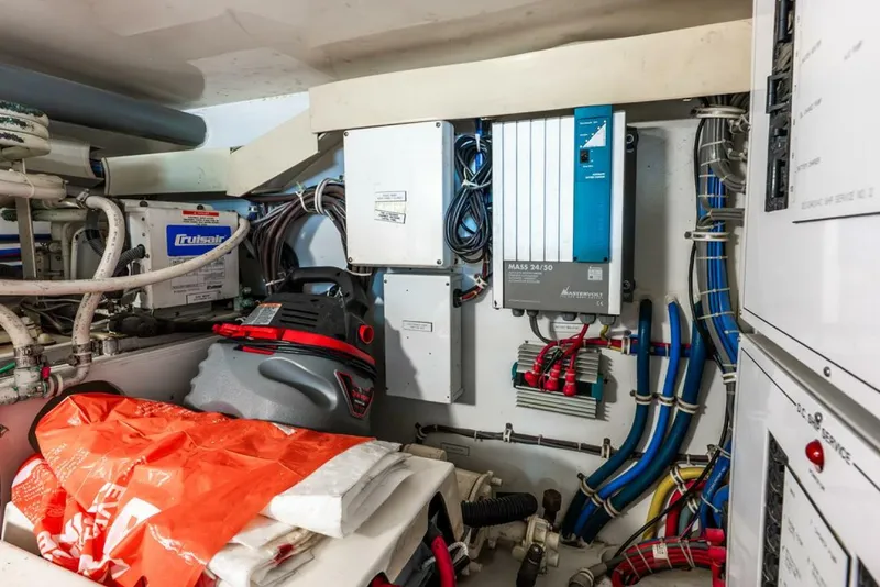 Slide: The Image of Hatteras 50 Convertible 2005 - 5273495