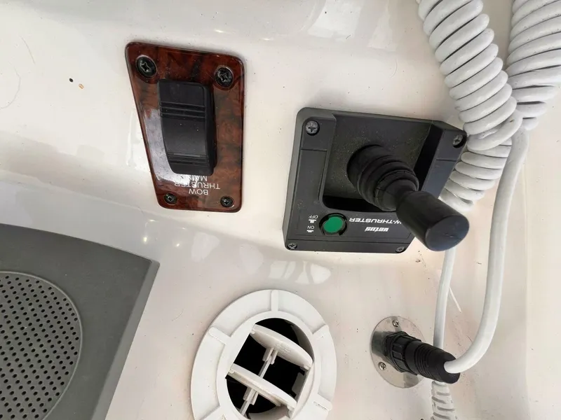 Slide: The Image of Sea Ray 480 Sedan Bridge 2004 - 5161496