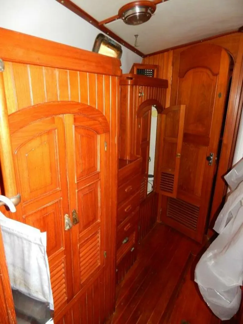 Slide: The Image of Passport 40 1985 - 5253104