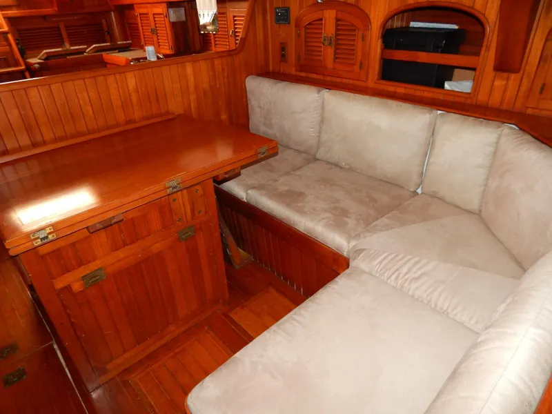 Slide: The Image of Passport 40 1985 - 5253044