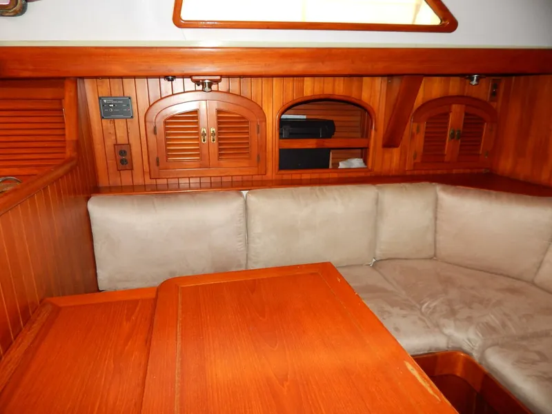 Slide: The Image of Passport 40 1985 - 5253058