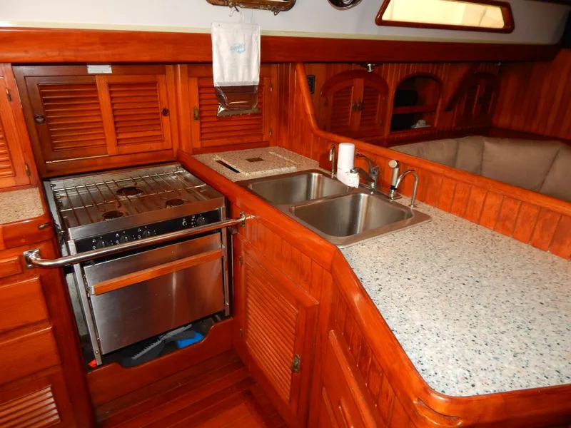 Slide: The Image of Passport 40 1985 - 5252956