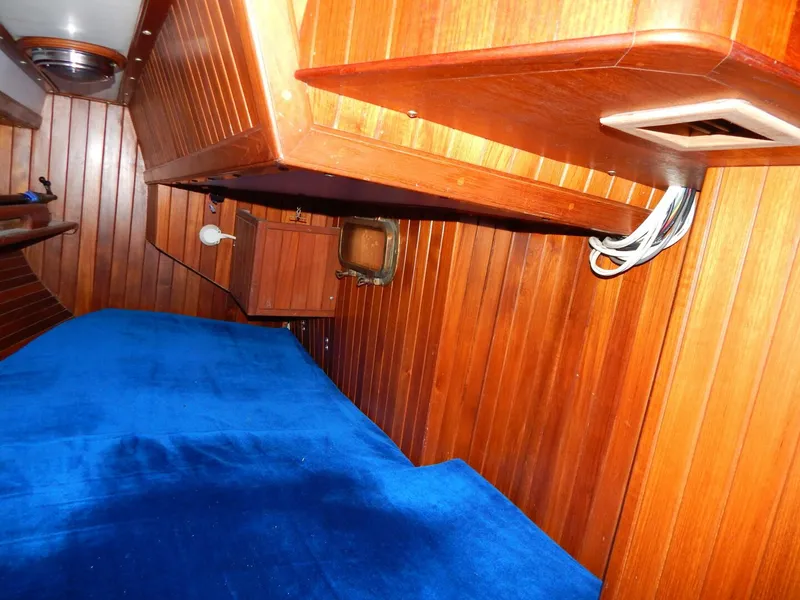 Slide: The Image of Passport 40 1985 - 5252934