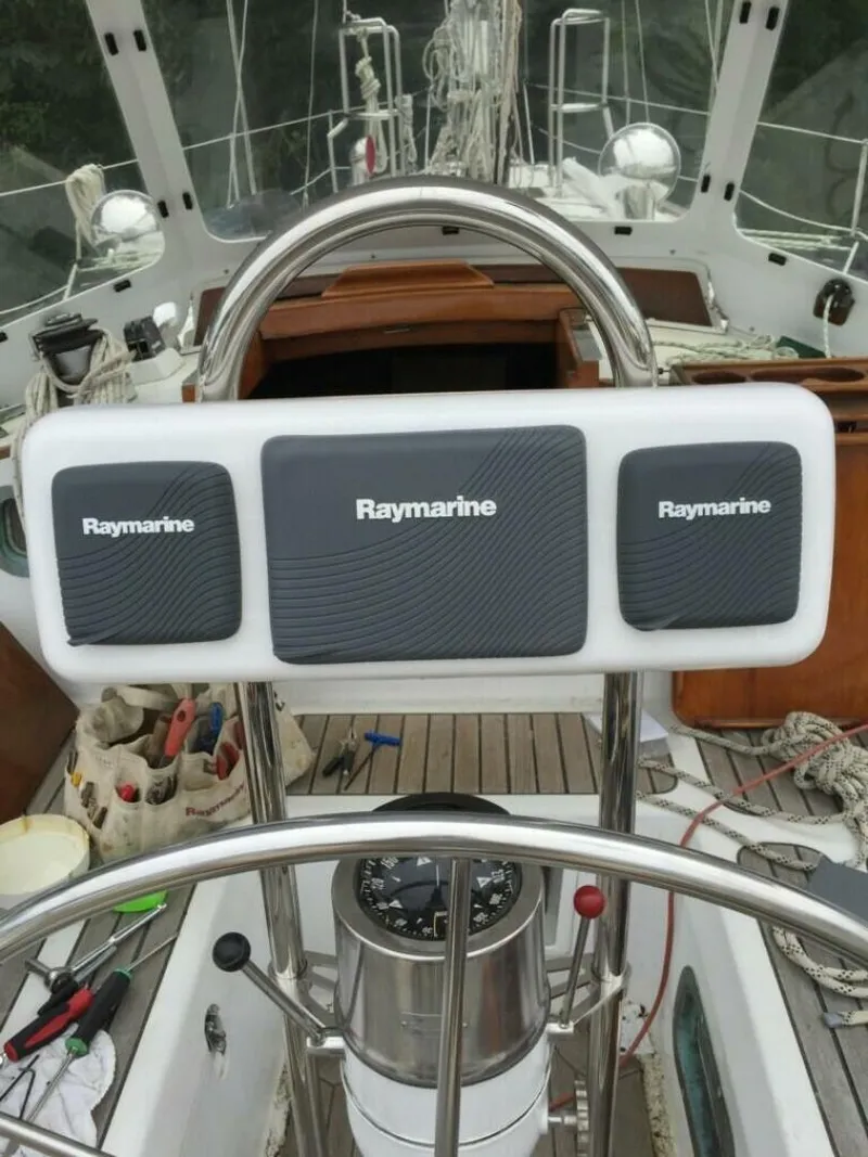 Slide: The Image of Passport 40 1985 - 5191452