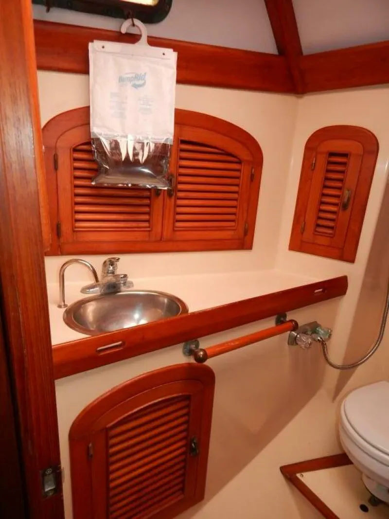 Slide: The Image of Passport 40 1985 - 5253043