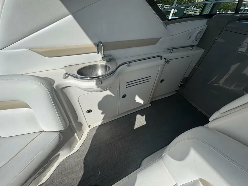 Slide: The Image of Sea Ray 38 Sundancer 2008 - 5161231