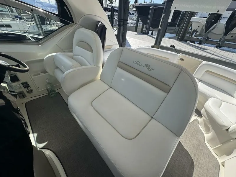 Slide: The Image of Sea Ray 38 Sundancer 2008 - 5161236