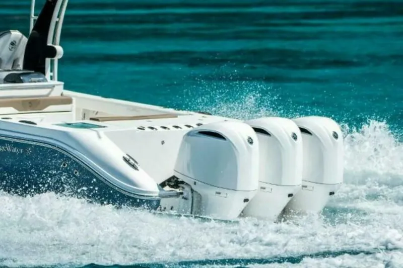 Slide: The Image of Edgewater 370CC 2025 - 5161535